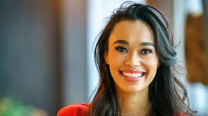 Singer signed at 8ball music tv host at avrotros leading role in musical the bodyguard positive vibes only! Romy Monteiro Cancelt Tournee Vanwege Infectie Entertainment Telegraaf Nl