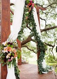 Tiene la imagen de una chica en corona de flores en la cabeza. Adornos Para Boda 35 Fotos E Ideas Caseras Novias Y Bodas