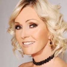 Helena vondráčková nimmt abschied von der goldenen stimme aus prag, weltstar karel gott aus der sendung abschied. Helena Vondrackova Helenavondrkov Twitter
