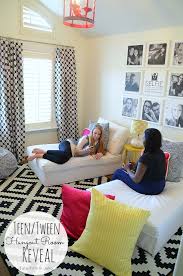 Selv om dette kan være vanskelig for foreldre, kan det være et lykkelig kompromiss for ungdoms uavhengighet i eget hjem. Teen Loft Hangouts