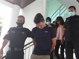 Empat penuntut sebuah institusi pengajian tinggi di alor gajah melaka, didakwa di mahkamah majistret ayer keroh, kerana. Pasangan Kekasih Dijel Ingkar Pkp Halang Tugas Polis