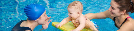 Babyschwimmen » ab wann kann man zum babyschwimmen ? Wasserspass Und Forderung Die Wichtigsten Informationen Zum Babyschwimmen