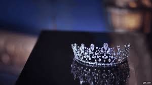 Since then i have covered over 450 tiaras in encyclopedia style posts. Chaumet Bourbon Parma Tiara Laptrinhx News