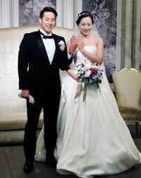 Compound of 馬鹿 (baka, stupid, idiot) +‎ 野郎 (yarō, bumpkin). ç€¬æˆ¸å¤§ä¹Ÿã®å«ã®å¹´é½¢ã¯ çµå©šã¾ã§ã®å‡ºä¼šã„ã‚„é¦´ã‚Œåˆã‚ã¯ Cafe Talk