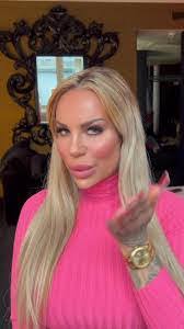 Lisa Streit's Instagram, Twitter & Facebook