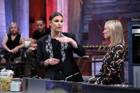 Jörg wontorra ist nicht nur als überraschung für seine tochter laura wontorra da, er hat auch noch eine überraschung für steffen henssler mit im gepäck! Grill Den Henssler Bei Vox Laura Wontorra Zeigt Sich Erstmals Mit Brille Express De