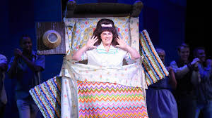 A lot of volume for this 'Hairspray': Broadway musical will close out Paul  Bunyan Playhouse summer season