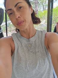 Carol Jaques's Instagram, Twitter & Facebook