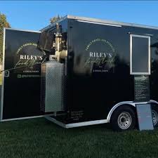 Riley's Food Truck — Chicken restaurant food truck in Vallejo, California