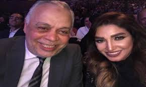 وكان فرق السن بين روجينا وأشرف زكى يمتد سنوات طويلة، فهى تصغره بـ13 سنة، وتبلغ من العمر 47 عامًا، أما أشرف زكى من مواليد 1960 ويبلغ من العمر 60 عامًا. Ø´Ø§Ù‡Ø¯ Ø±ÙˆØ¬ÙŠÙ†Ø§ ØªØ­ØªÙÙ„ Ø¨Ø¹ÙŠØ¯ Ù…ÙŠÙ„Ø§Ø¯ Ø²ÙˆØ¬Ù‡Ø§ Ø£Ø´Ø±Ù Ø²ÙƒÙ‰ Ù…Ø¨ØªØ¯Ø§