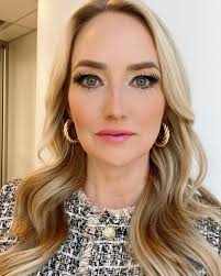 Loved the glam today! Thank you @jackie716makeup @tressalcottone  @trulyhappybeauty for making me look and feel like a ⭐️ — and thank you  @dennisbasso for this next-level blazer! #tvhost #tvanchor #newsanchor  #hair #makeup #