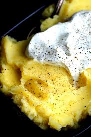 Winterliches Kartoffelpuree Mit Apfeln Frischem Meerrettich Und Creme Fraiche Rettich Meerrettich Lebensmittel Essen