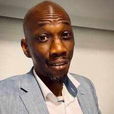 James Askew's Instagram, Twitter & Facebook