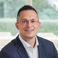 Sarah Scheibe's Instagram, Twitter & Facebook