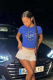 Bb trickz: la rapera que gusta a los moderneos que quieren parecer perros  callejeros