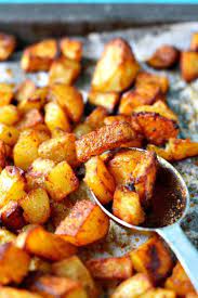 Perfectly Seasoned Roasted Potatoes The Pretty Bee Recipe Recipes Food Dishes Seasoned Roasted Potatoes
