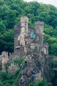 25 Picturesque Photos Of German Castles On The Rhine River Rhine River Germany Castles Castle