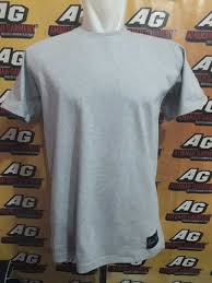 Baju batik kini kini menjadi jurus utama para pria untuk tampil maksimal, baik untuk menghadiri acara santai hingga formal. Pin Di Sablon