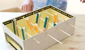 Schuhkarton Basteln Kinder Kicker Anleitung Holzspiesse Schuhkarton Spiele Selber Basteln Basteln Anleitung