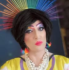 Shirley Bazzey all pride ready! This month we went for one eye with the  pride rainbow flag 🏳️‍🌈 and the other with the trans flag 🏳️‍⚧️ Perfect  for her regular session atMum's