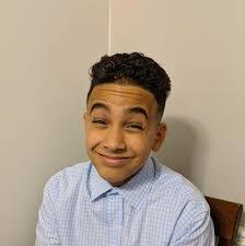 Deanna Soto's Instagram, Twitter & Facebook