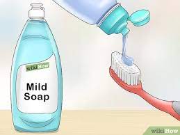 To clean a clear removable retainer, be sure to use cold water as hot water can warp the plastic and render it useless. 3 Ways To Clean A Plastic Retainer Wikihow