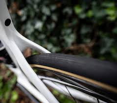 Shimano's di2 wire tucks neatly into the aeroad's frame. Das Neue Canyon Aeroad Cfr Von Rad Profi Mathieu Van Der Poel