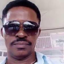 The Easton Assassin" Larry Holmes with junior welterweight champion Saoul  Mamby pose together in the early 1980s.