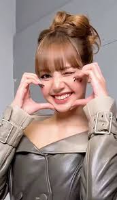 Lisa Dunn, omg is she beautiful 😍😍😍