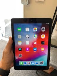 Ipad Air 32gb Storage Ipad Is Crystal Clean No Issues At All Ipad Comes With Charging Weird Only Clean Icloud Clean Appl How To Clean Crystals Apple Icloud
