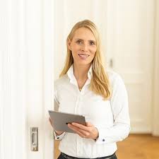 Introducing pfaff's passport 2.0 moore's sewing moore's sewing • 79 тыс. Dozenten Pfaff Akademie