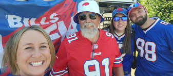 Give me something to do while our boys are enjoying their mini bye! Pics  from Thursdays Game! Thank you Billy, Amara, April and Jamie for always  being great hosts!