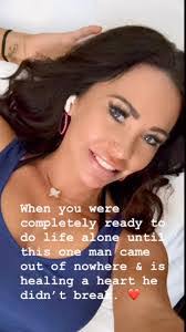 Beth Marlowe's Instagram, Twitter & Facebook