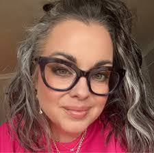 Jennifer Debauche's Instagram, Twitter & Facebook