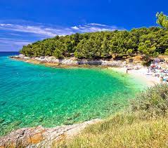 Istria) är en halvö som sträcker sig ut från nordvästra balkan i adriatiska havet.halvön gränsar mot venedigbukten och triestebukten i nordväst och kvarnerviken i sydost. Istrien Im Urlaub Kroatiens Grune Halbinsel Entdecken