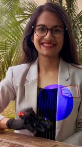 From gas🔥 to GIFs🔥🔥🔥 Originally trained to be an engineer, Kenny Mays  decided to pursue his passion and become an animator. Kenny's animated GIFs  feature original characters in ordinary situations, allowing thousands