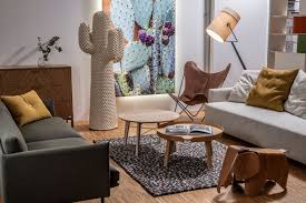 One could argue that the coffee table is the most important piece of furniture in your home: Around Coffee Table Large Muuto Single Pieces Oak Muuto 60032