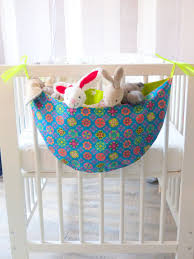 Hamac A Doudous Motifs Vifs Multicolores Jeux Peluches Doudous Par Chiccherubin Doudou Couture Pour Bebe Bebe