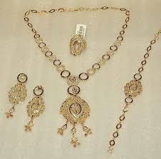 Jewellery Designs And Collections From Saudi Arabia Dubai Gold Jewelry Gold Jewelry Fashion Gold Jewelry
