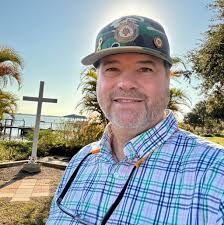 Support Recon owned businesses! Meet Smoked Oak: Veteran-Owned Woodcrafters  in San Antonio! Proudly owned and operated by an SOIDC and his wife, Smoked  Oak Woodcraft creates bespoke wood pieces. Expertly detailed craftsmanship