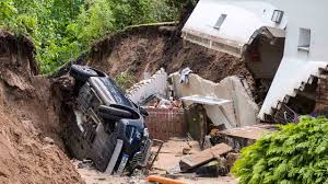 Der deutsche wetterdienst (dwd) sagt weitere schwere unwetter über bayern vorher. Unwetter Im Live Ticker Unwetter Richten Verwustungen Im Norden An The Weather Channel Artikel Von The Weather Channel Weather Com