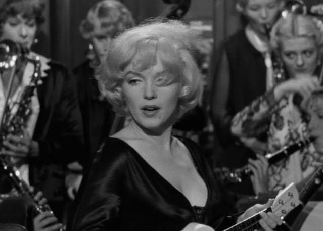 お熱いのがお好き」とマリリン・モンローのコメディの才能 : r/movies