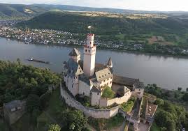 Hier die folge über die marxburg am rhein. Marksburg Unneinnehmbare Burg Erobert Die Herzen Der Besucher Von Burg Zu Burg Rhein Zeitung
