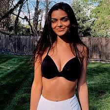Rachel Zegler - Free pics, galleries & more at Babepedia