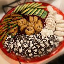 Costco bakery christmas cookies : Costco S Assorted Christmas Cookie Tray Includes 70 Cookies Popsugar Food
