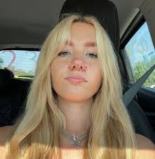 Kayla Upton's Instagram, Twitter & Facebook