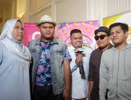 Dial *131* 646775# and press khas untuk anda gabungan lama dan baru, shah slam dan azmi caliph busker dengan. Caliph Buskers Rayu Jangan Hina Nabil Ahmad Isu Hantu Hiburan Mstar