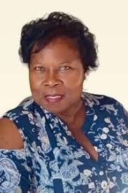 Bobbie Hogan's Instagram, Twitter & Facebook