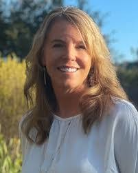 Michelle Rowles's Instagram, Twitter & Facebook