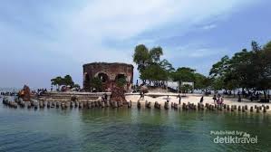 Untuk artikel kali ini, kami akan senaraikan 10 lokasi pantai tercantik di malaysia yang bakal menarik minat anda. Benteng Indah Di Tepi Pantai Ini Ada Di Jakarta Tahu